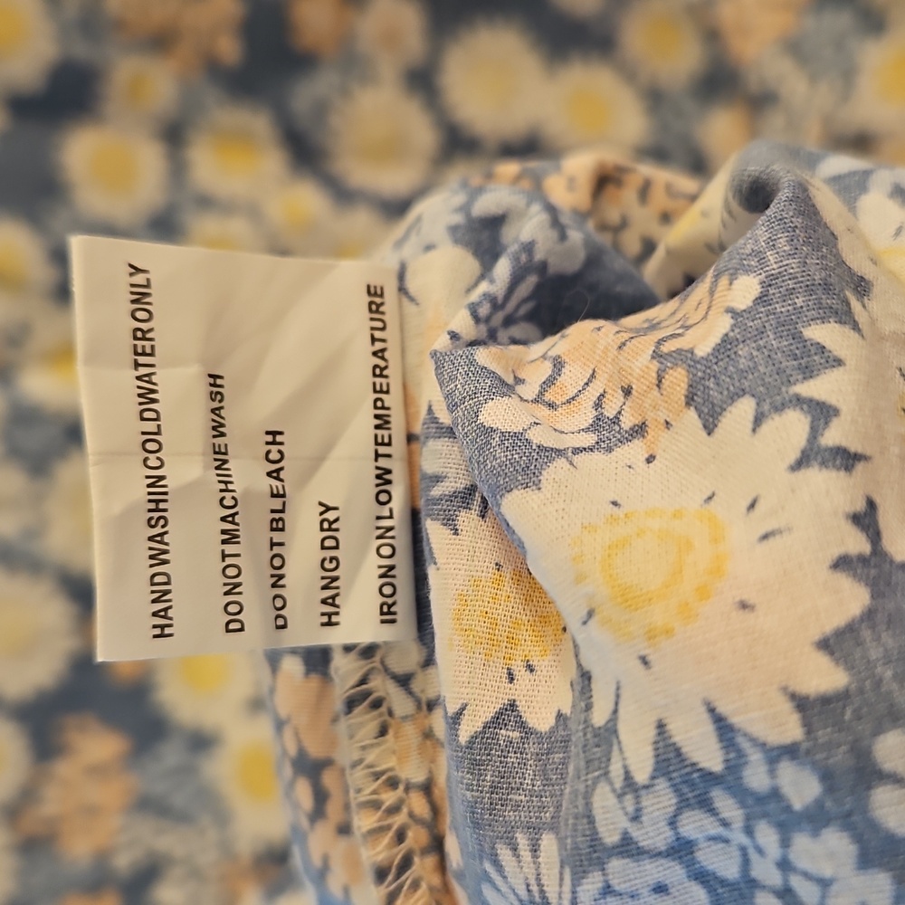 Solitaire Blue, White Boho Mixed Floral Puff Sleeve Top, M, Cottagecore, Peasant - Picture 8 of 11